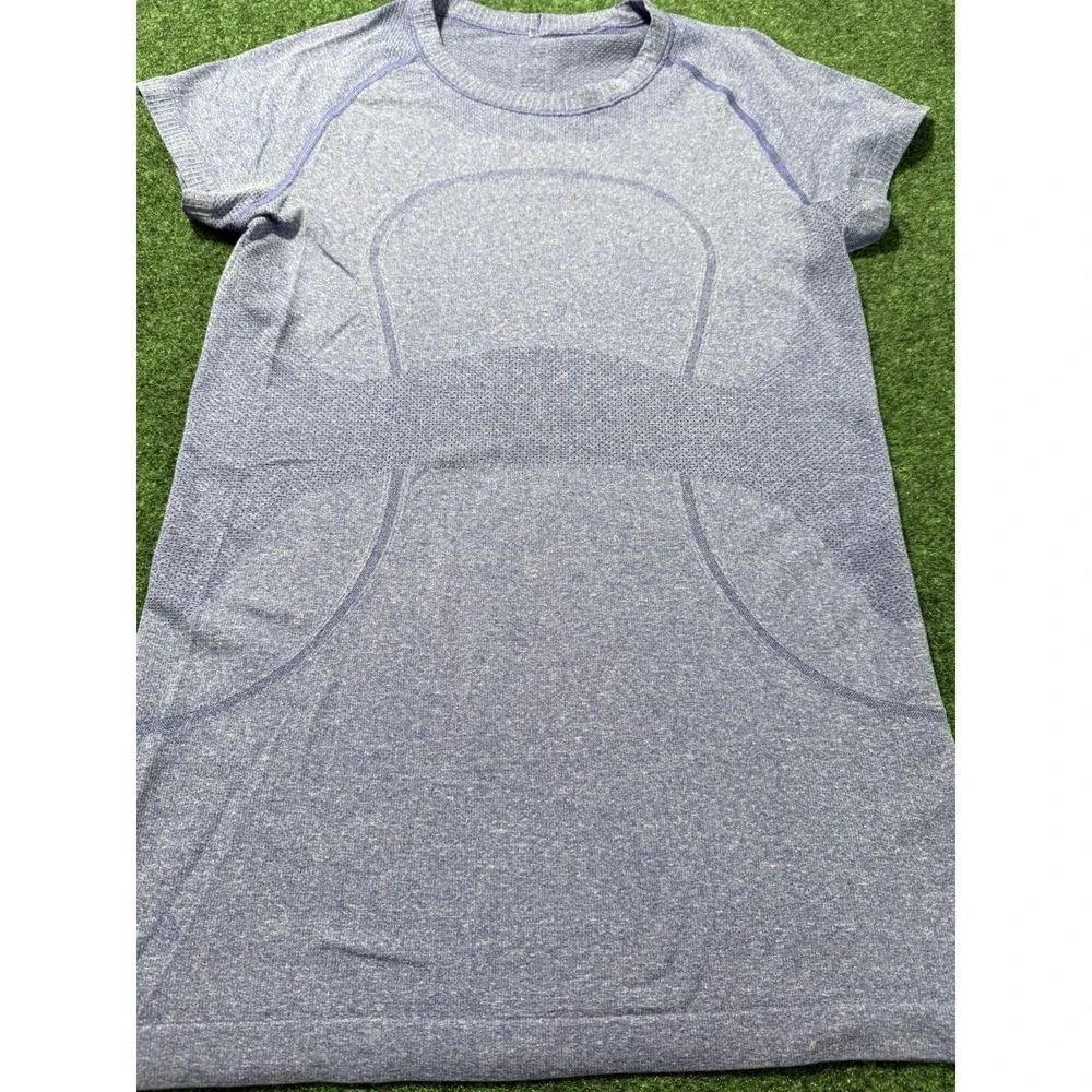 Lululemon Swiftly Tech‎ Tee Shirt Women 8? Purple Crew Neck Short Sleeve